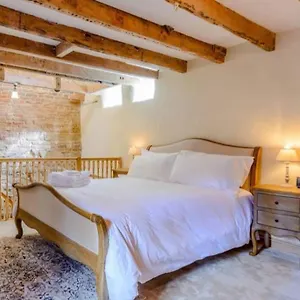 The Cow House - In The Heart Of Whitby