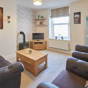 Host & - Church Square Eskape Whitby