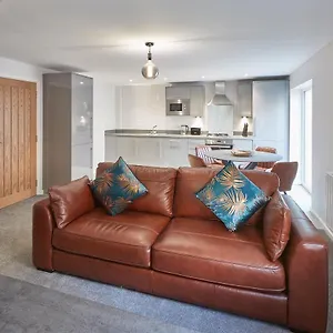 Host & - Bagdale Rise Whitby