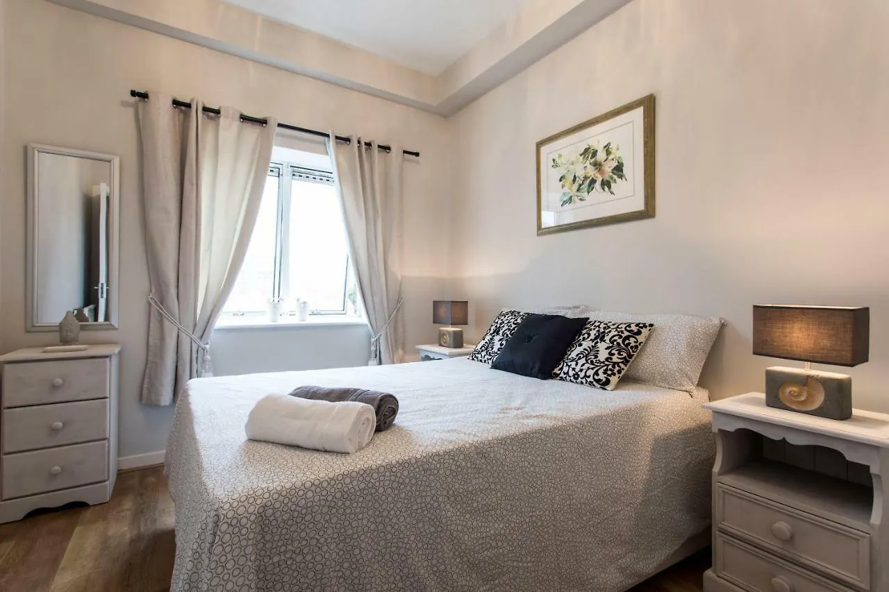 St Patricks Cathedral Self Catering Apartment Dublin